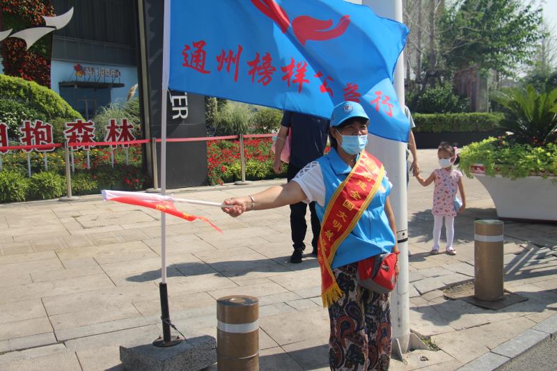 <strong>男人操女人湿逼视频网站</strong>